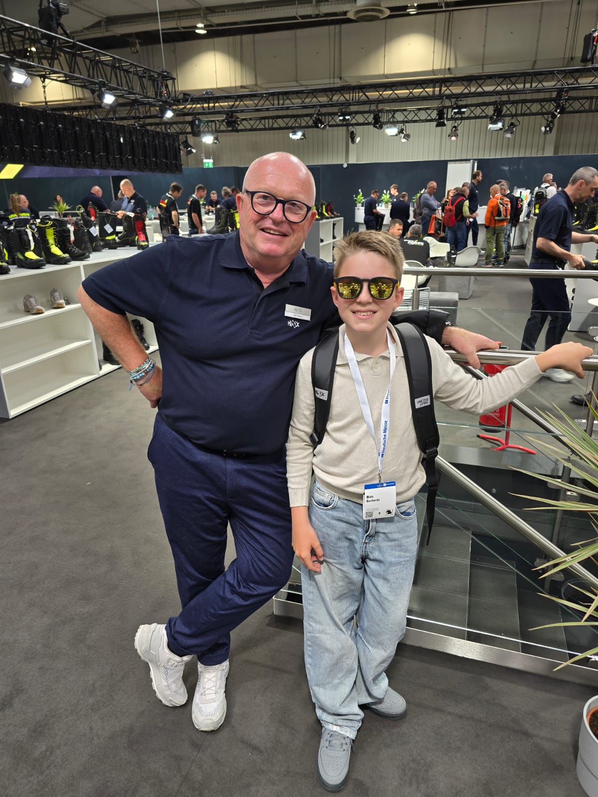 Besuch bei der Firma Haix, und einem unserer Unterstützer Ralf Beyer mit Mats Besuch bei der Firma Haix, und einem unserer Unterstützer Ralf Beyer mit Mats